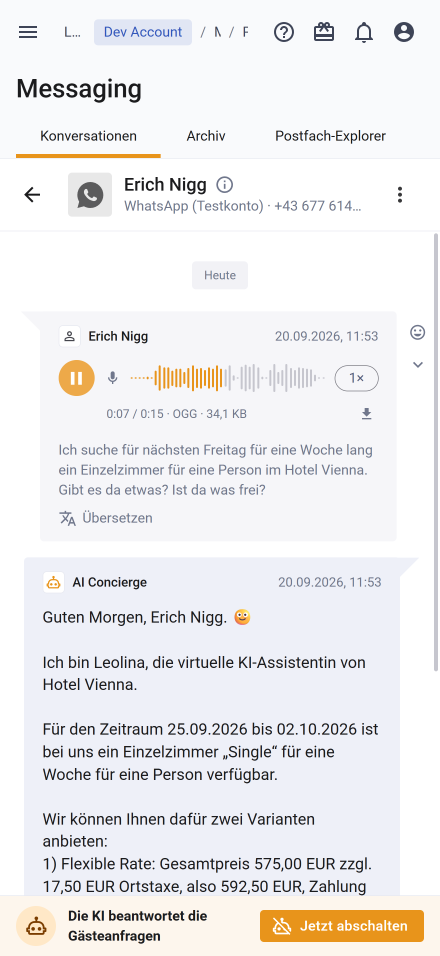 LeoFlex-Messaging mit dem KI-Concierge auf dem Telefon